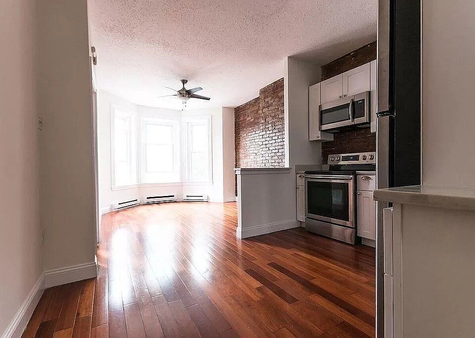 1st image of 320 Warren St #2