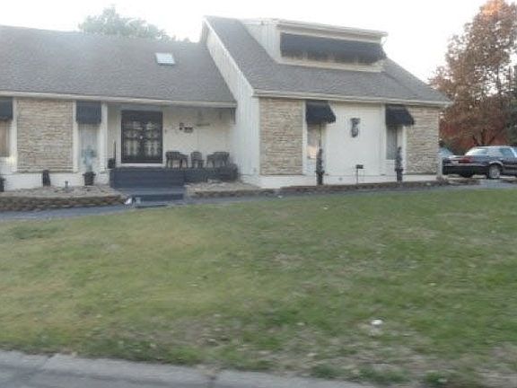 2nd image of 14516 Wilshire Cir