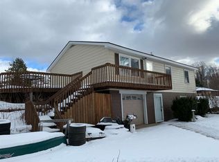 8346 Shrigley Rd, Charlevoix, MI 49720