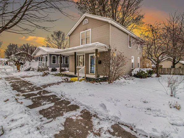 322 N Lewis St, Ludington, MI 49431