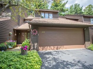 140 Breezewood Cmn, East Amherst, NY 14051