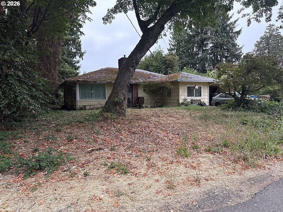 1st image of 1445 SE Maple St