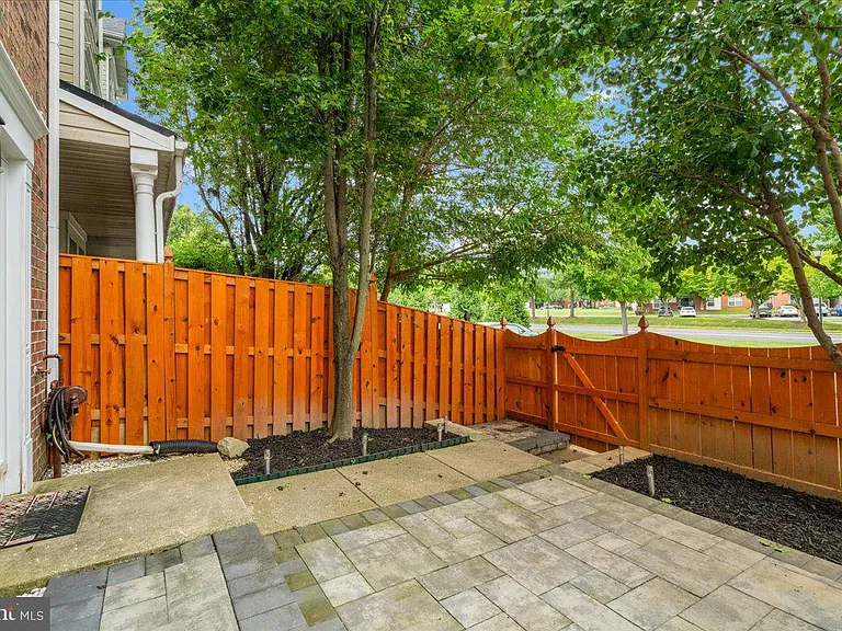 5227 Regal Ct — Photo 27