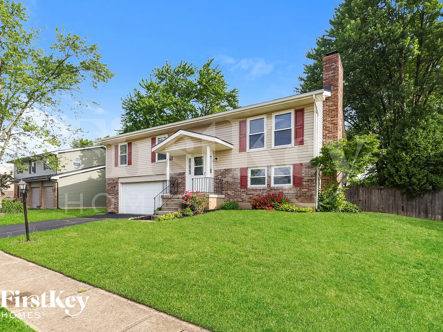 3 bed, 2.5 bath, 1344 sqft, $2,040 — Photo 2