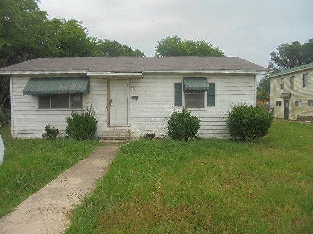 1st image of 212 Clayton Ave