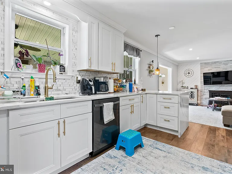 2 Lee Ct — Photo 15