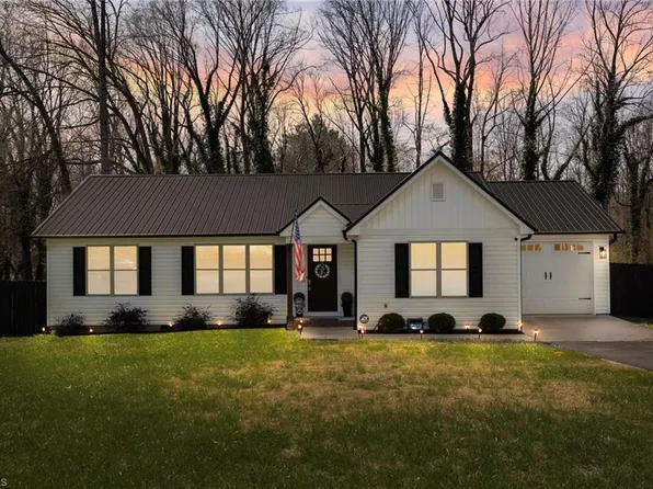 2512 Caudle St, Germanton, NC 27019