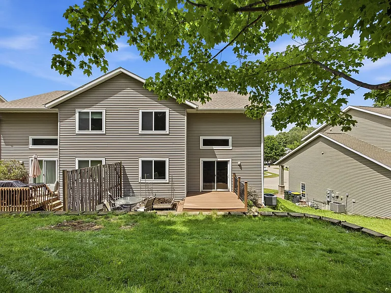 2414 Catskill Ct — Photo 21