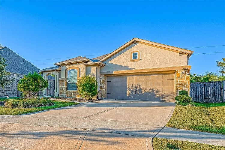 1st image of 13906 Copper Pine Dr