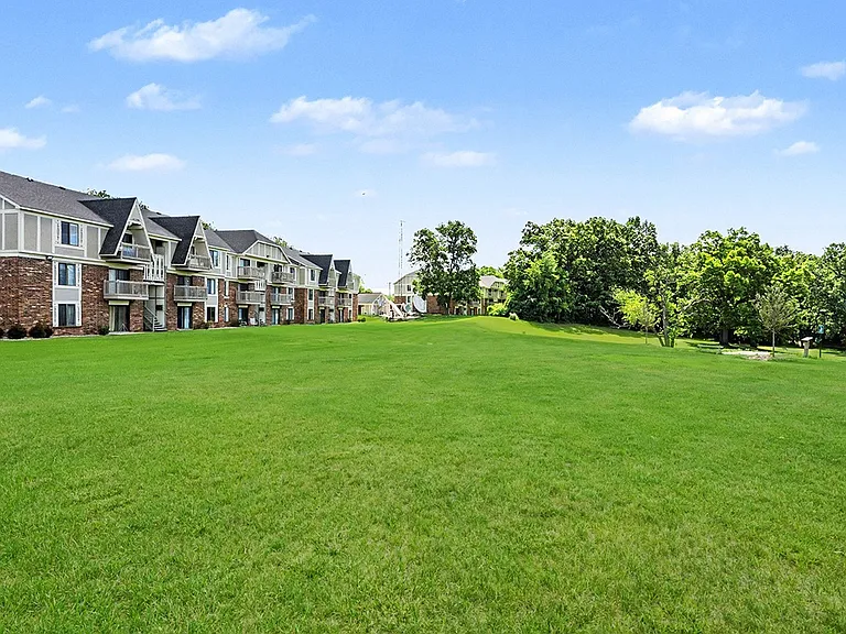 Brookside Apartments — Photo 52