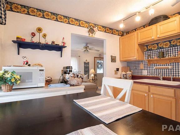 4th image of 3022 N Wilson Dr