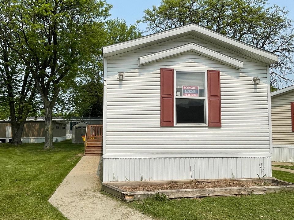 1st image of 74 College Dr