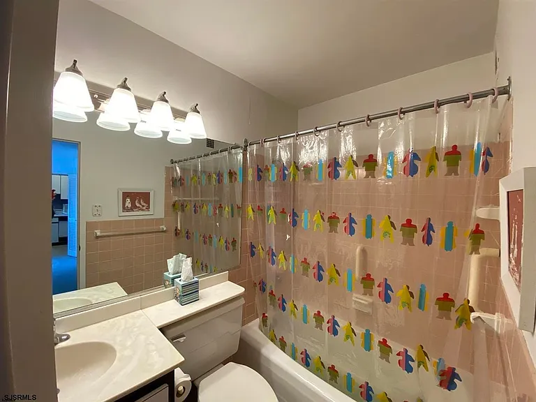 9400 Atlantic Ave #913 — Photo 17