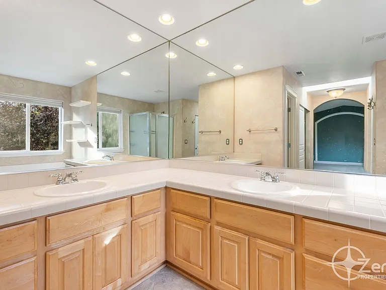 2903 NE 184th Ave — Photo 24