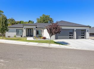 5590 S Lyle Pl, Kennewick, WA 99337