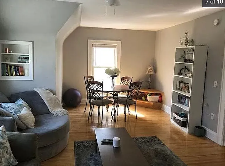 Spacious, bright living room