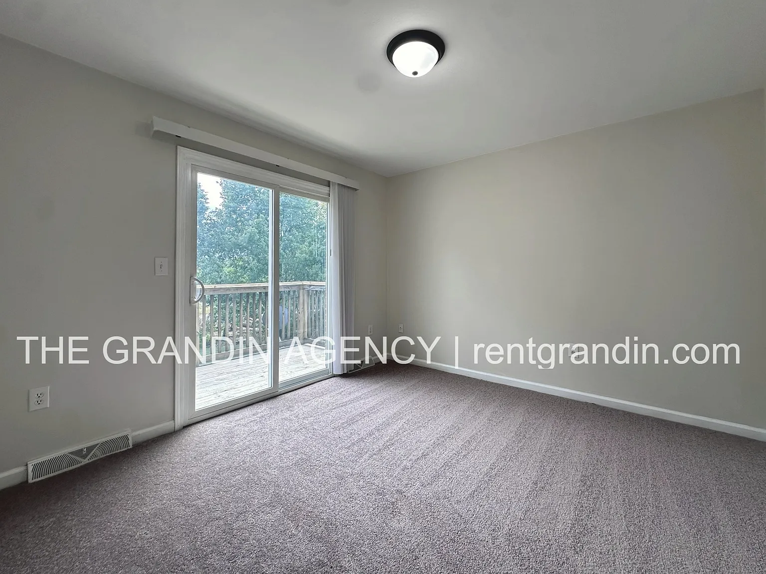 6914 Wood Haven Road - 6916 — Photo 4