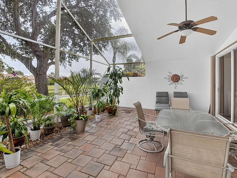 5256 Glenville Dr — Photo 11
