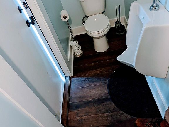 5th image of 1736 Allen St