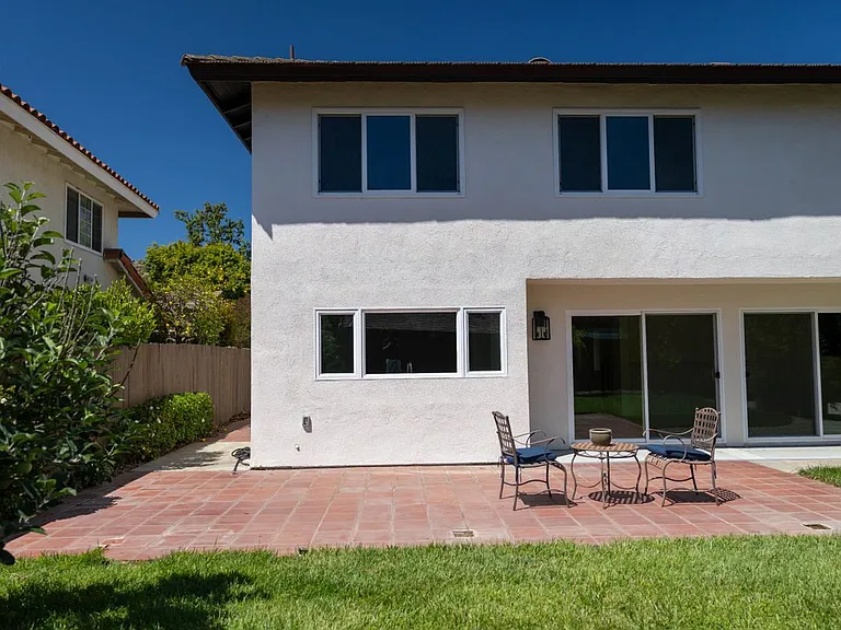 1552 Brentford Ave — Photo 34