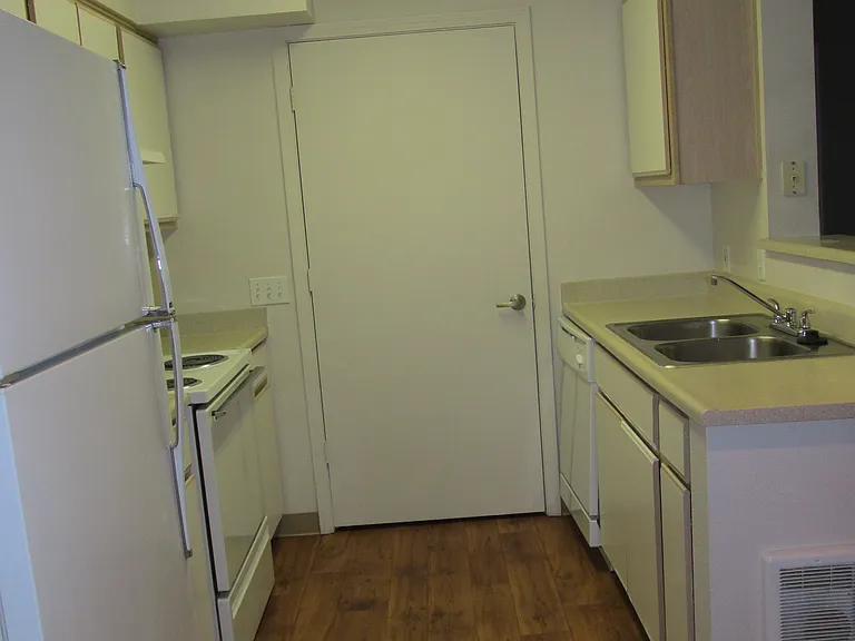 980 SW 163rd Ave #823 — Photo 8