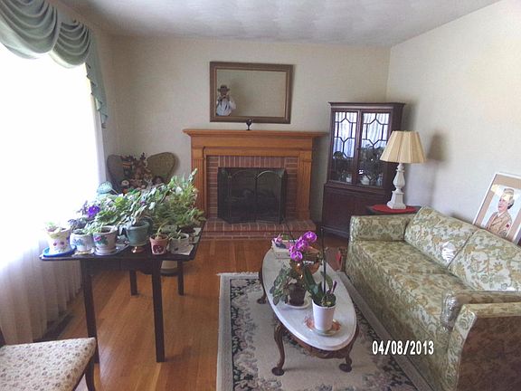 2nd image of 115 Heatherwood Ln