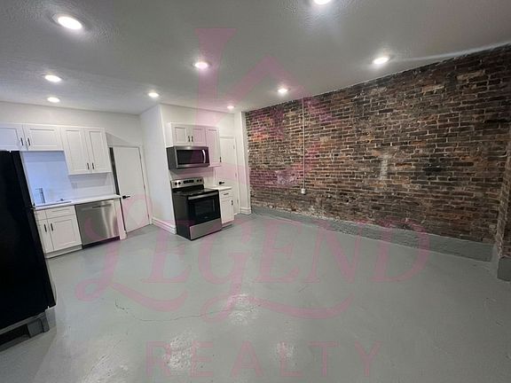 4th image of 2615 Victor St #1F