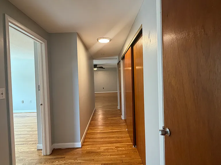138 Store Ave #3R — Photo 10