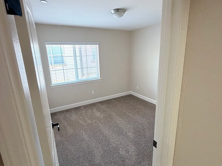 1189 Galeria Cir — Photo 17