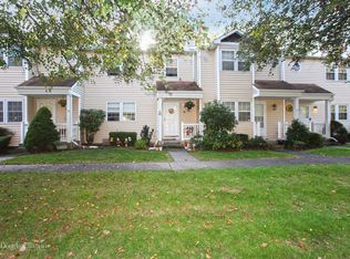 15 Hancock Cmns, Yaphank, NY 11980