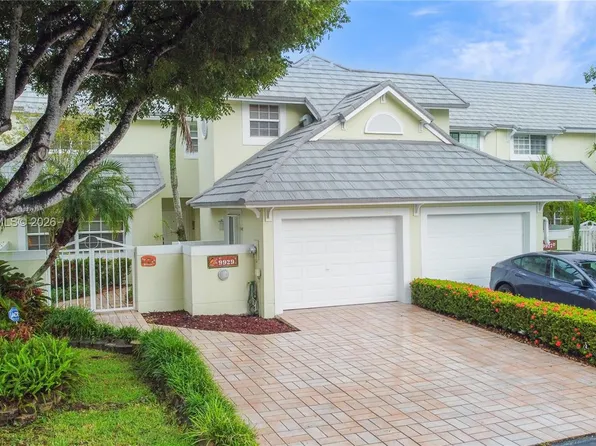 9929 NW 49th Ter, Doral, FL 33178