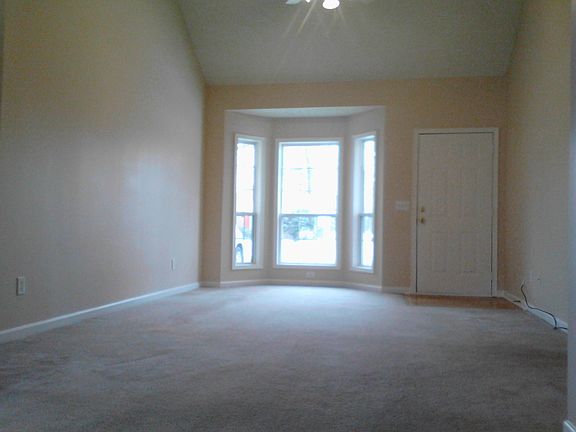 4th image of 201 Dorchester Dr