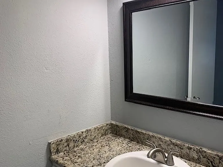 Madeira Apartments at Live Oak — Photo 29