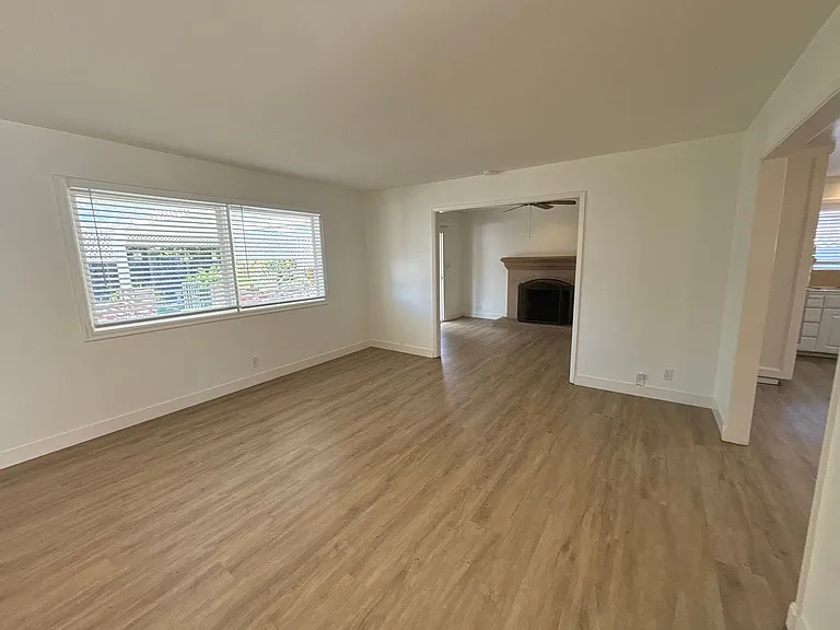 1419 Yolanda Ct — Photo 7