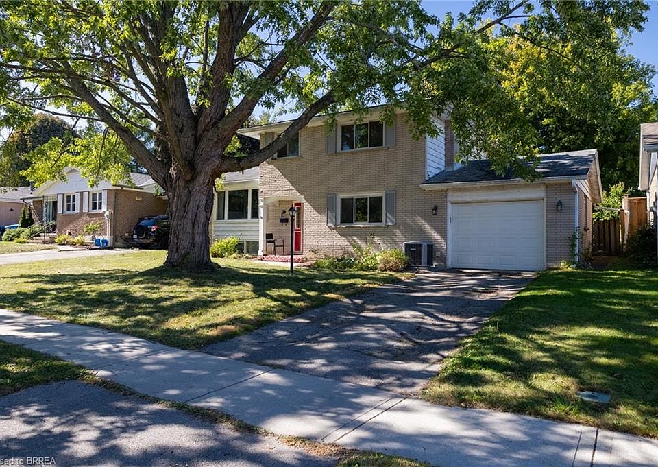 1st image of 52 Brier Park Rd