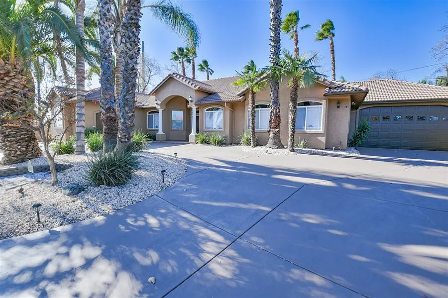 1790 Hastings Way photo 1