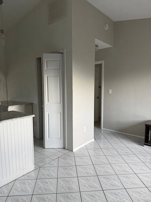 1 bed, 1.0 bath, 689 sqft, $1,500 — Photo 2