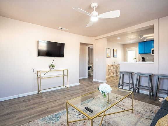 4th image of 806 Powell St