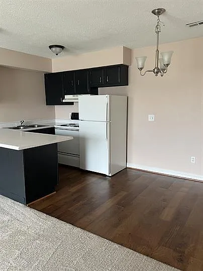 Building Photo - 700 S Dewitt Dr #730