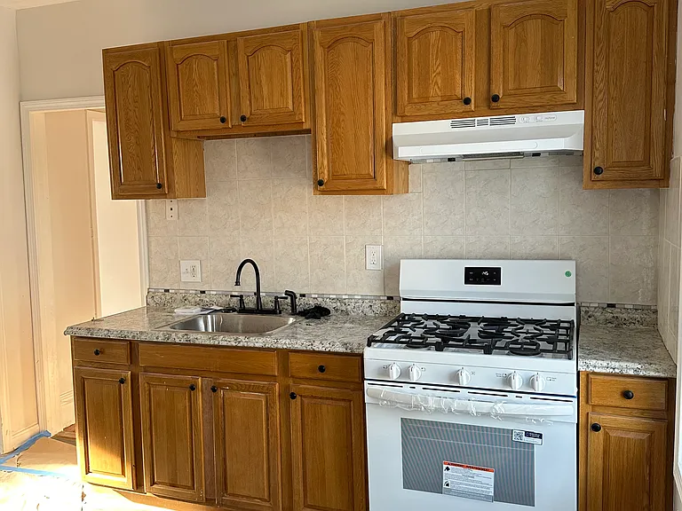 80 Barry St #2 — Photo 11