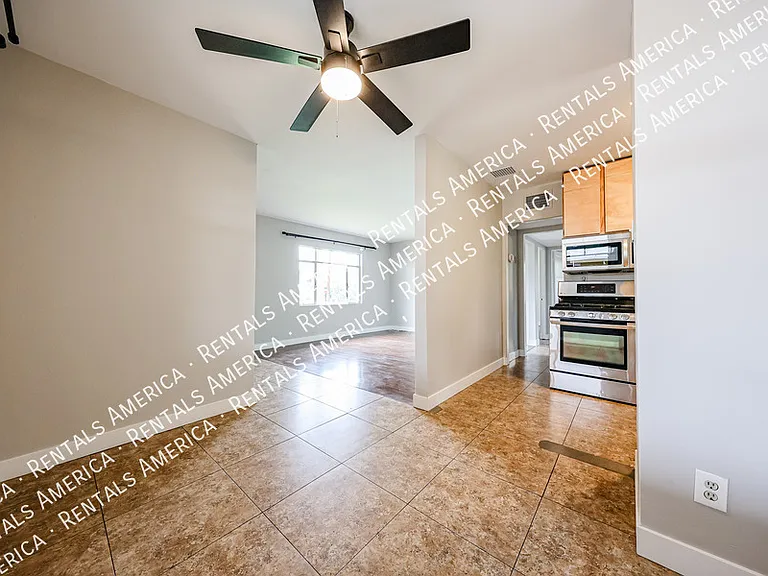 1723 W Indianola Ave — Photo 10