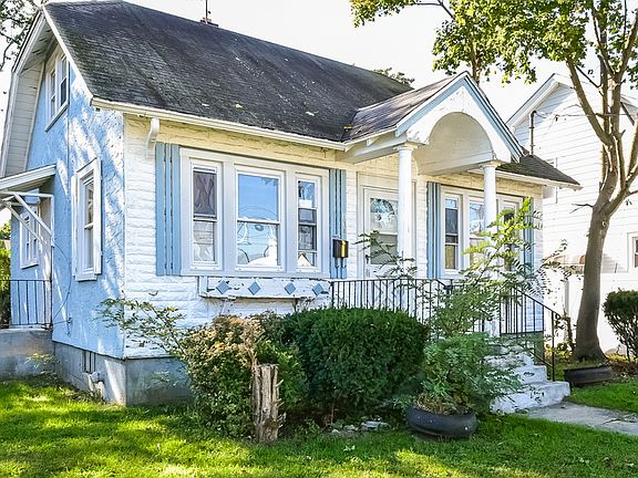 3rd image of 138 Woodside Ave