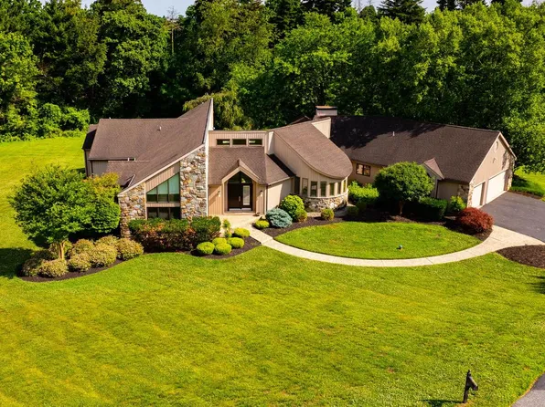 12 W Mozart Dr, Wilmington, DE 19807