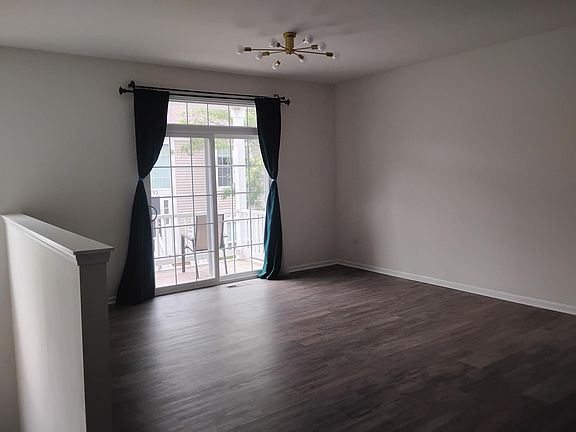 810 Living room_10142025