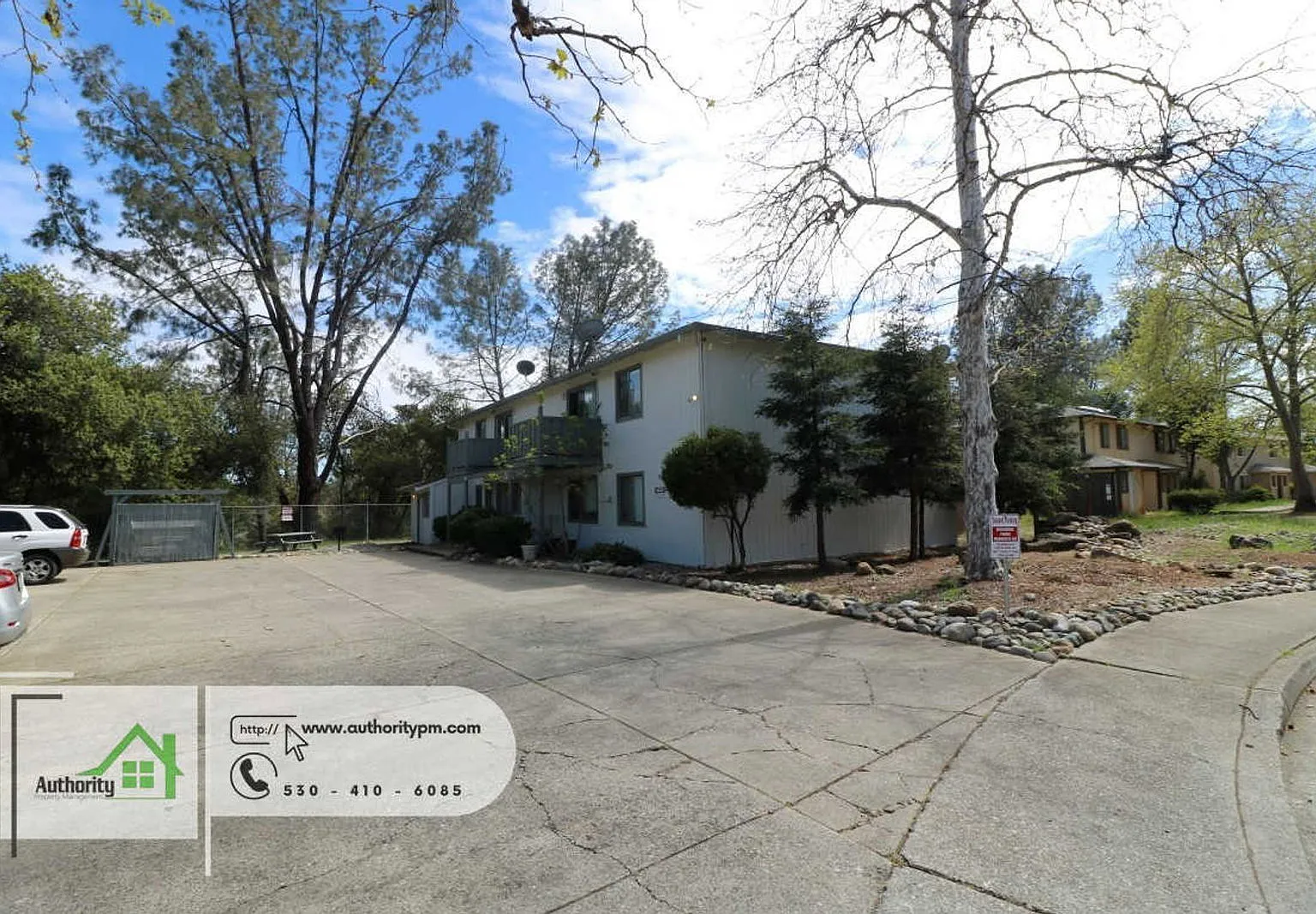 2 bed, 1.0 bath, 900 sqft, $1,195 — Photo 1