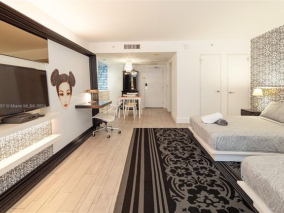 2nd image of 1100 West Ave #512
