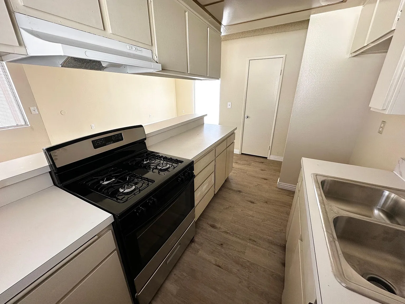 2 bed, $2,395 — Photo 3