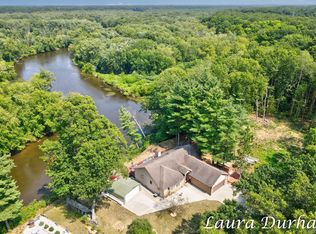 3115 Riverbend Trl, Fennville, MI