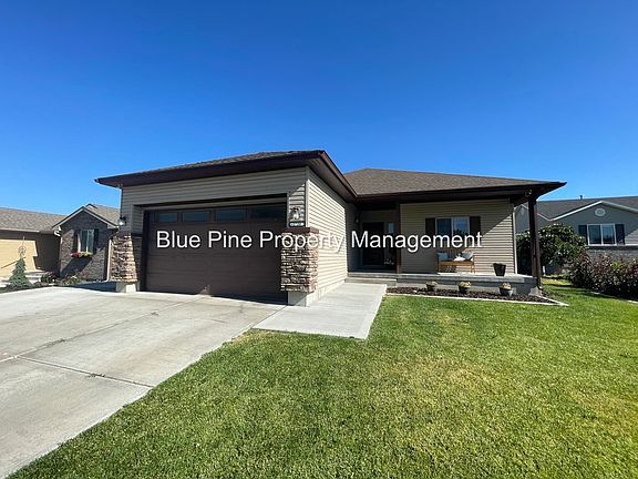 2nd image of 2720 Doris Cir