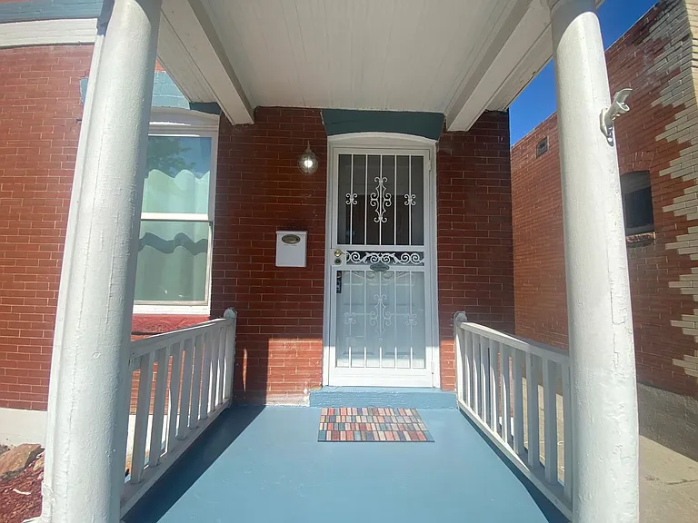 1019 S Clarkson St — Photo 2